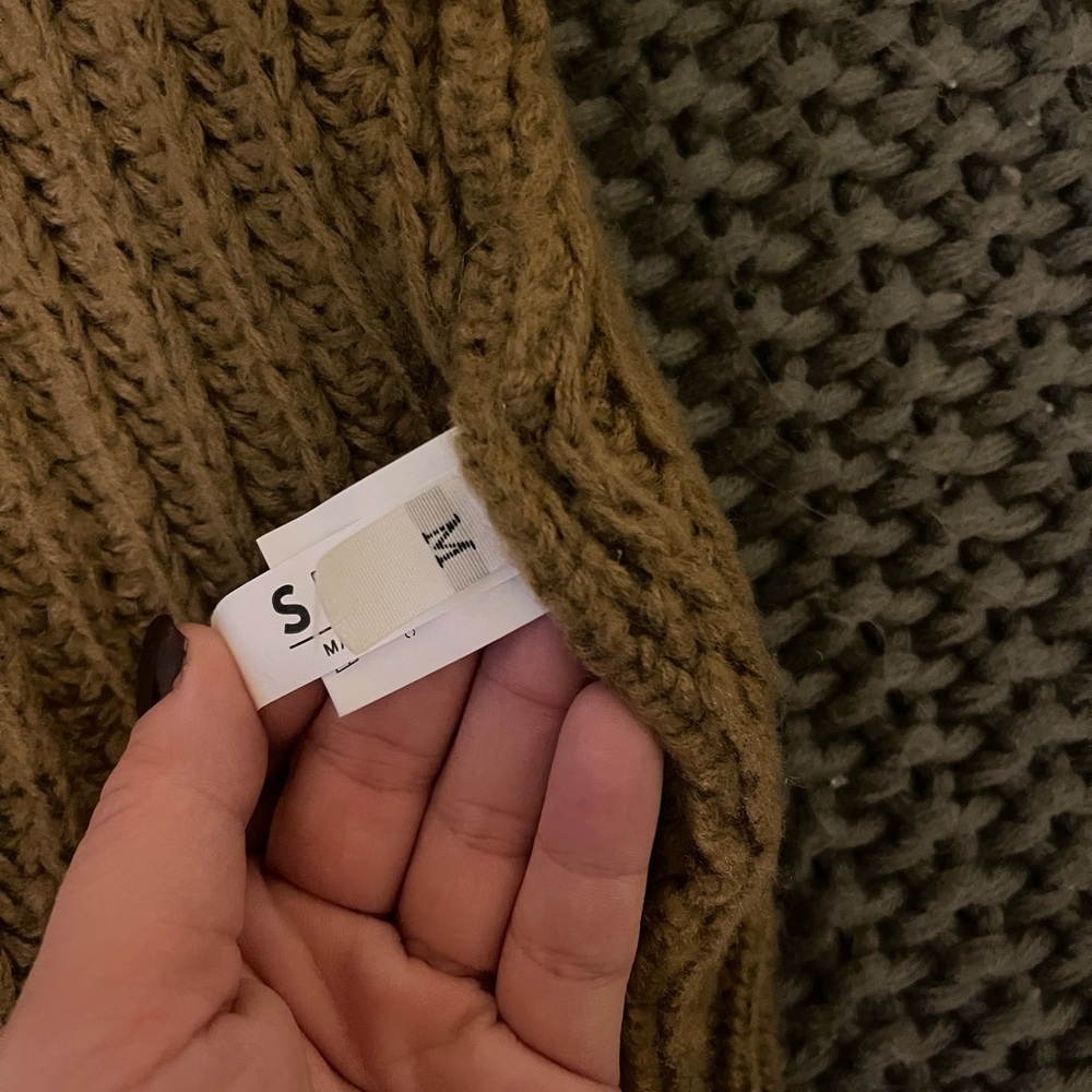 Sweater - Picture 2 of 2